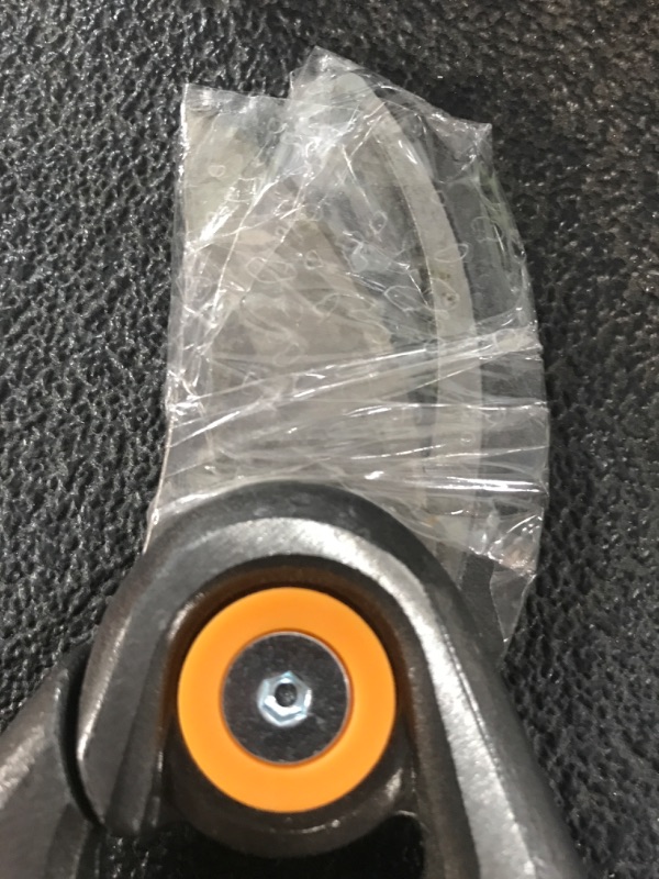 Photo 2 of (USED AND FOR PARTS ONLY) Fiskars Bypass Pruning Shears 5/8” Garden Clippers - Plant Cutting Scissors with Sharp Precision-Ground Steel Blade
