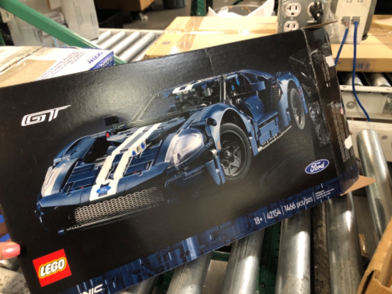 Photo 3 of (MISSING BAG) LEGO Technic 2022 Ford GT Car Model Kit