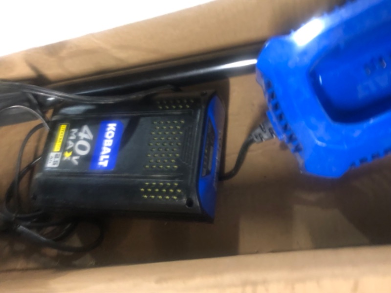 Photo 4 of **damage**
Kobalt Gen4 40-volt 10-in 2 Ah Battery Pole Saw (Battery and Charger Included)
