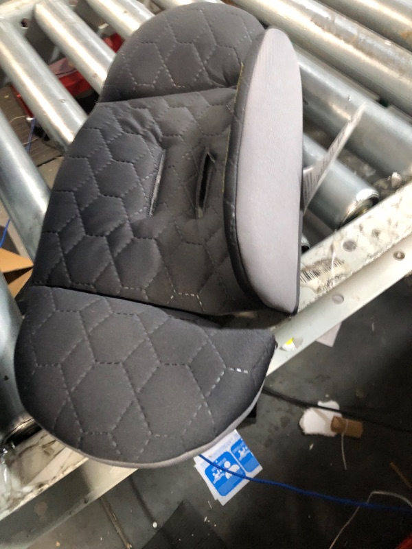 Photo 3 of Evenflo Revolve Extend Rockland Convertible Car Seat Revolve Extend Quick Clean Cover Rockland Green