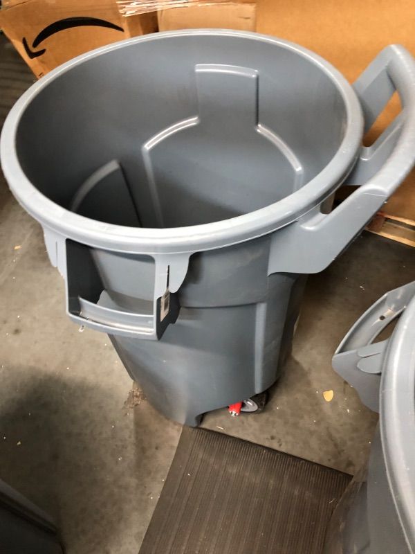 Photo 2 of Rubbermaid Commercial Products Vented BRUTE Trash Can with Wheels, 44 Gal Gray, Container for Landscapers/Construction Sites/Restaurants/Back of House/Offices/Warehouses/Commercial Environments