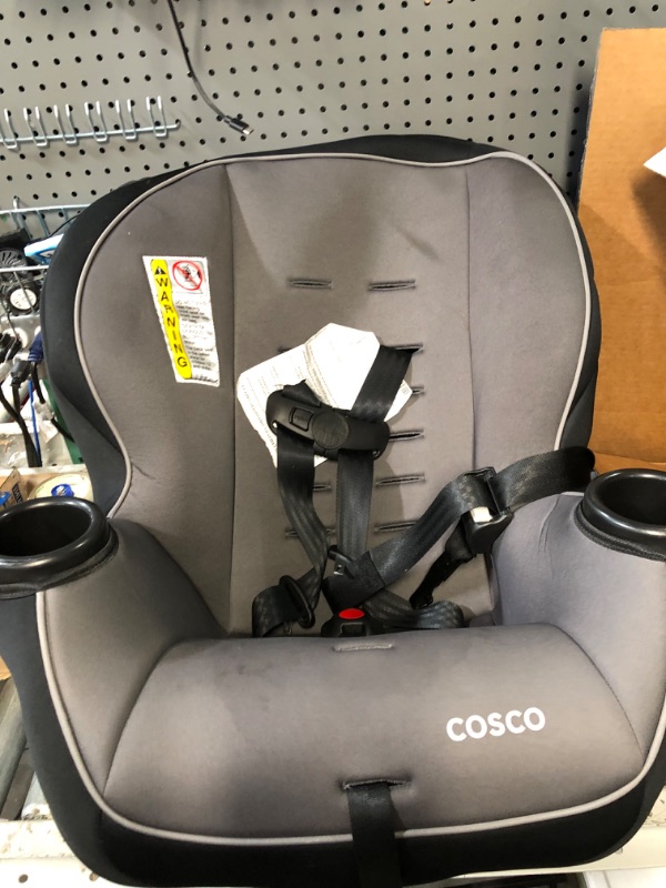 Photo 2 of **USED** Cosco Onlook 2-in-1 Convertible Car Seat, Rear-Facing 5-40 pounds and Forward-Facing 22-40 pounds and up to 43 inches, Black Arrows