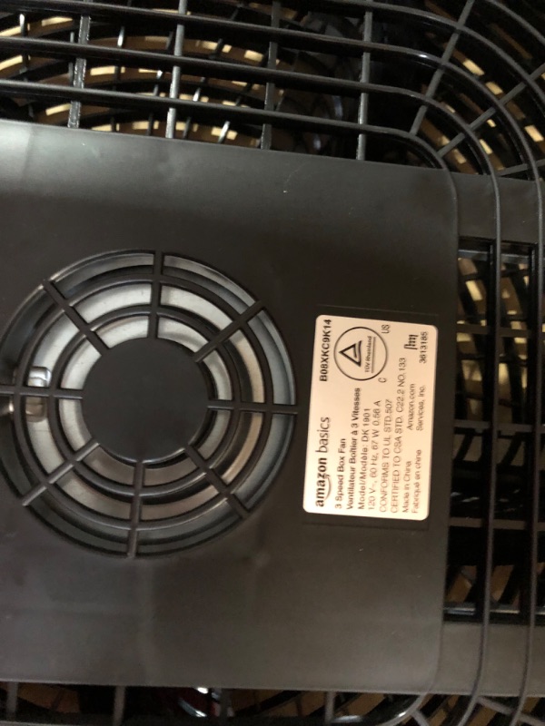 Photo 4 of ***NONFUNCTIONAL - WON'T TURN ON - FOR PARTS***
Amazon Basics 3 Speed Box Fan, 20-Inch 20-inch Box Fan