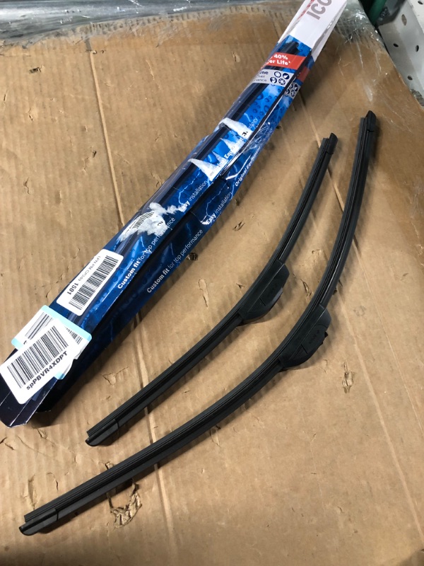 Photo 2 of Bosch Automotive ICON Wiper Blades 22A22B (Set of 2) Fits Buick: 2010-05 Allure, Chevrolet Challenger, Ford: 2010-08 F-250, Nissan More, Up to 40 percent Longer Life, Frustration Free Packaging