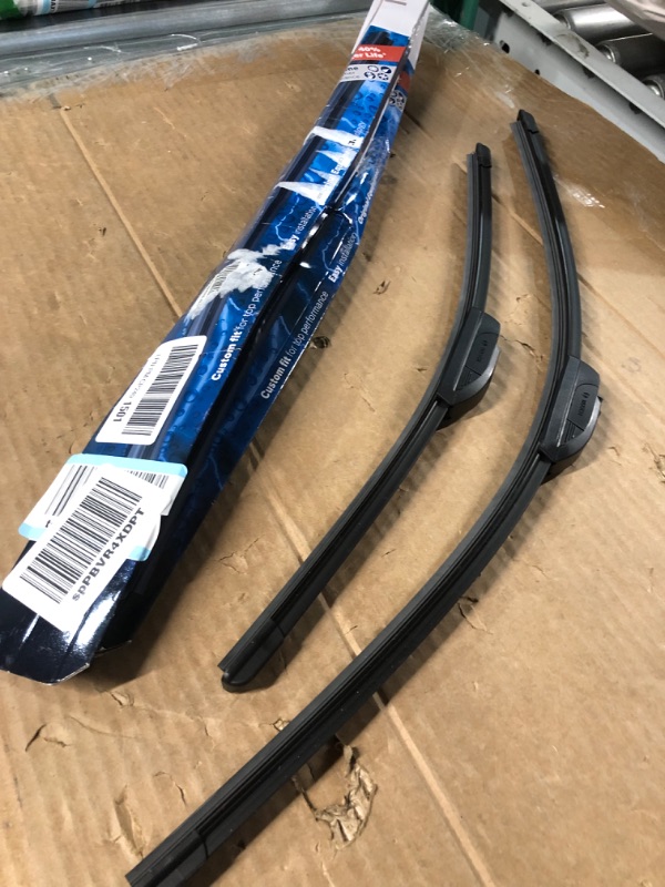 Photo 4 of Bosch Automotive ICON Wiper Blades 22A22B (Set of 2) Fits Buick: 2010-05 Allure, Chevrolet Challenger, Ford: 2010-08 F-250, Nissan More, Up to 40 percent Longer Life, Frustration Free Packaging