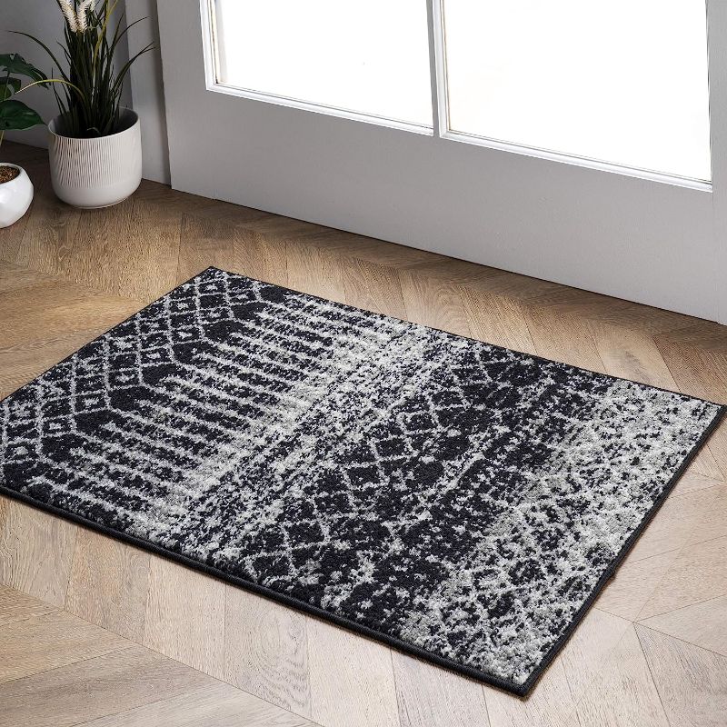 Photo 1 of 2ftx3ft Bodrum rug - Black

