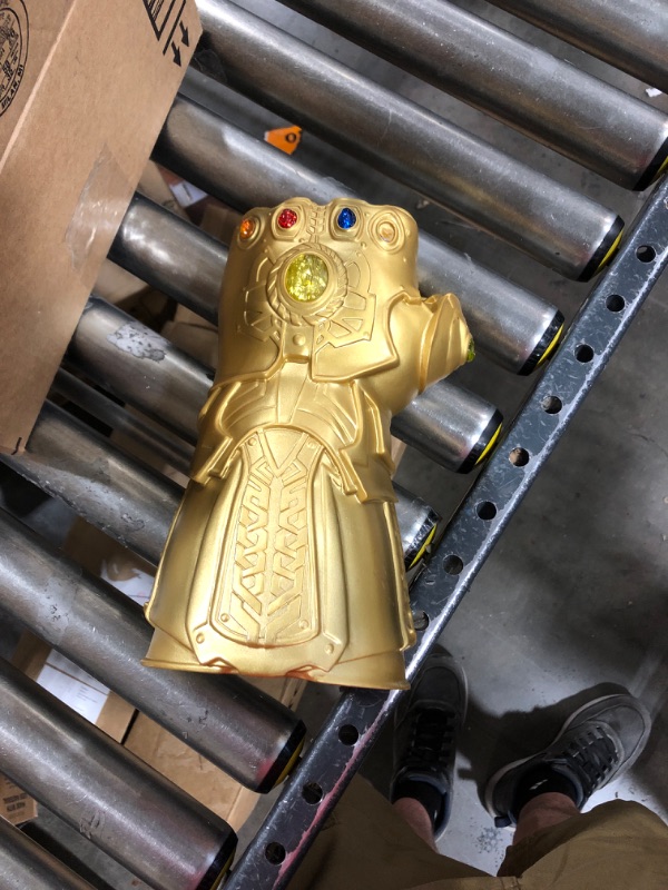 Photo 2 of AVENGERS 3 INFINITY GAUNTLET PVC BANK
