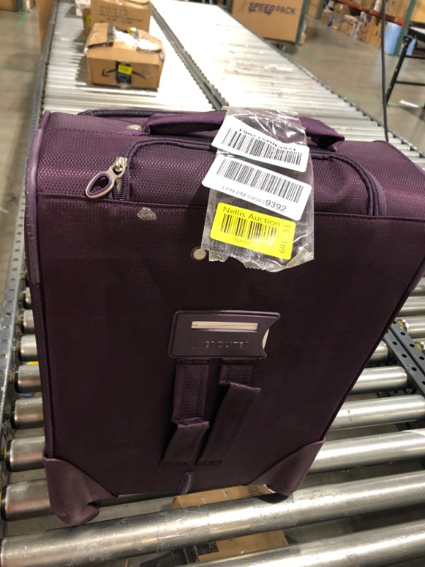 Photo 3 of 20in x 13.5 in purple roller luggage - Aerolite