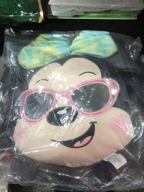 Photo 2 of Disney Street Beach 13.5-Inch Character Head Plush Minnie Mouse, Officially Licensed Kids Toys for Ages 2 Up, Gifts and Presents, Amazon Exclusive