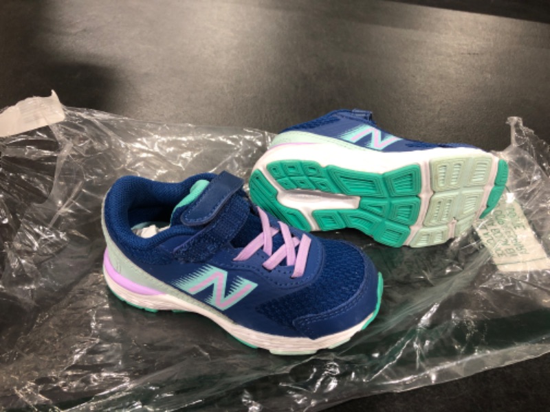 Photo 1 of New Balance Kids' 680 V6 Hook and Loop Running Shoe Size 6 Toddler
