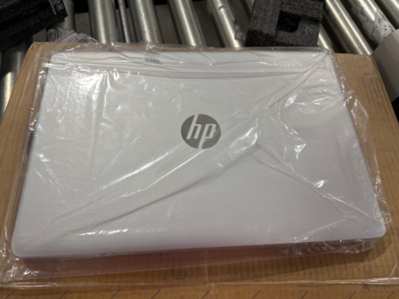 Photo 2 of HP 15.6" Touchscreen Laptop - 11th Gen Intel Core i5-1135G7 12GB DDR4-2666MHz SDRAM 1.0TB 5400RPM SATA Hard Drive
