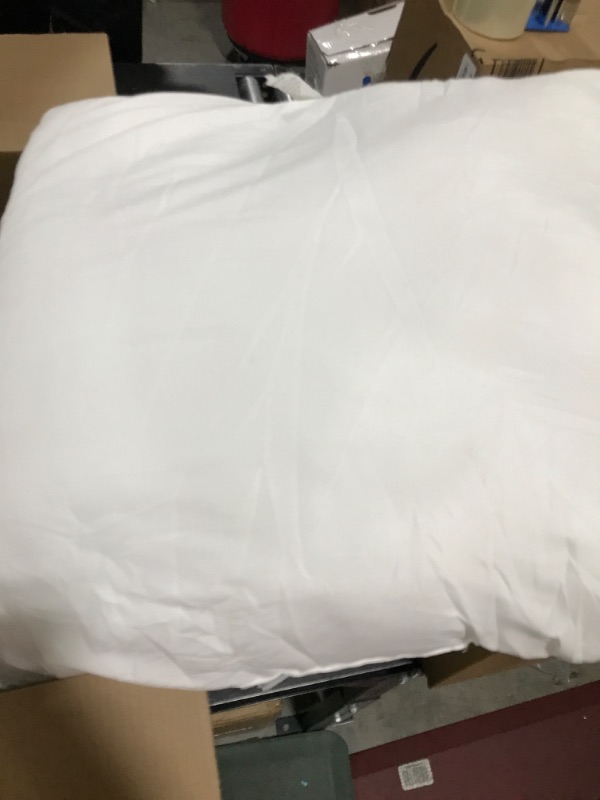 Photo 1 of 18x18 white square pillow set