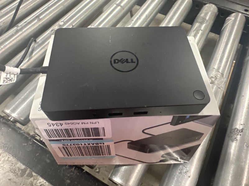 Photo 1 of Dell USB 3.0 Ultra HD/4K Triple Display Docking Station (D3100), Black