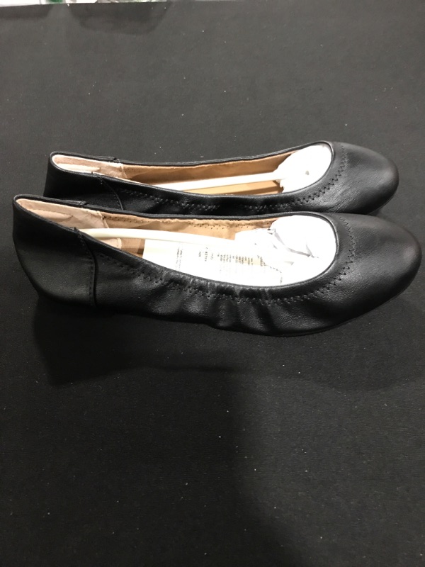 Photo 1 of Amazon Essentials Girls Size 14- Black Ballet Slip Ons