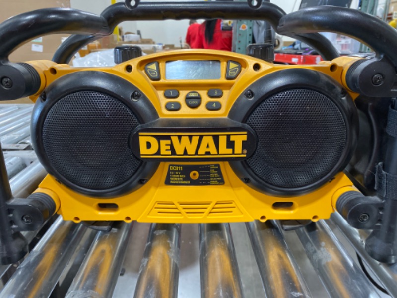 Photo 2 of DEWALT RADIO