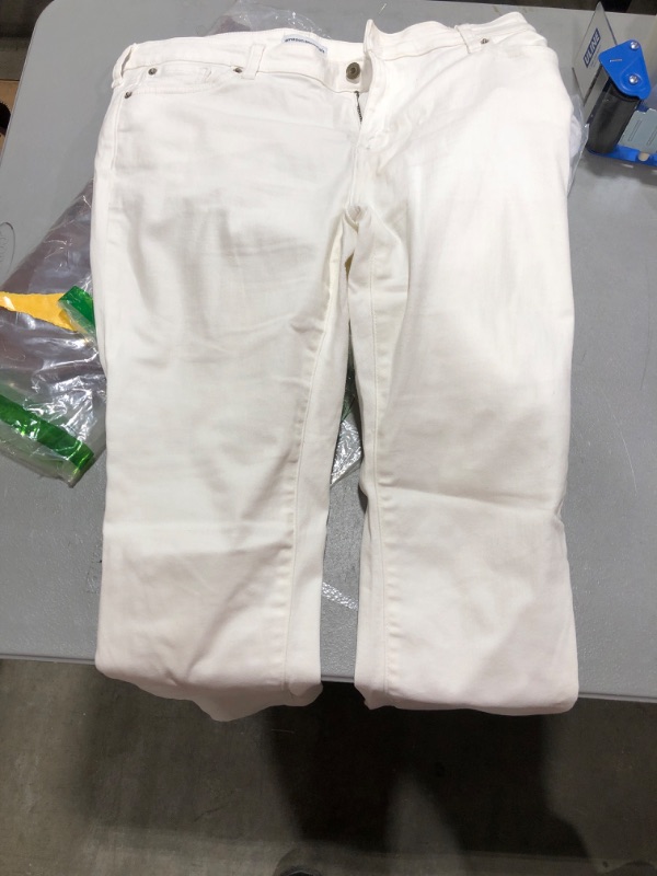 Photo 1 of AMAZON BASICS WHITE PANTS FOR WOMEN SIZE 14