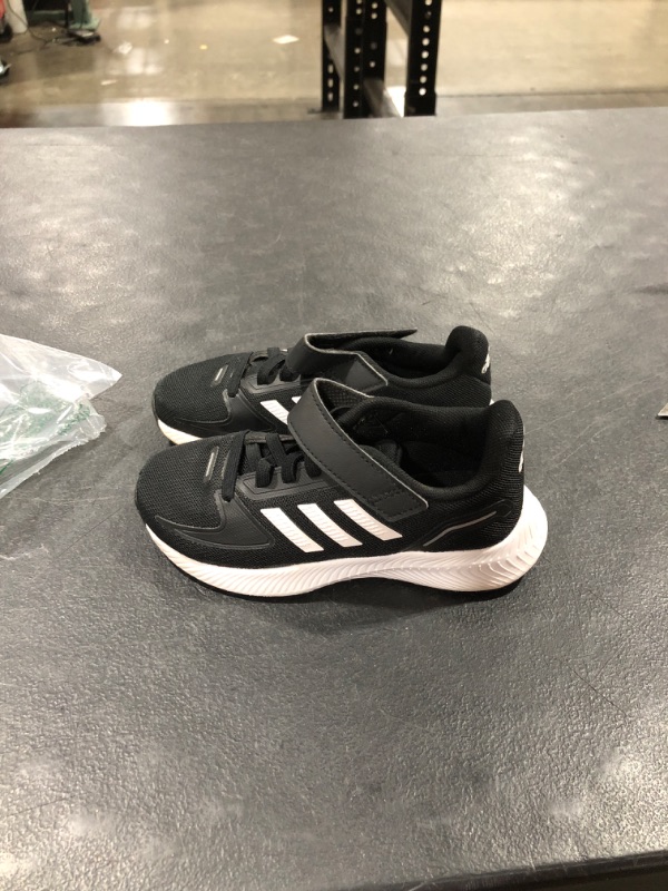 Photo 1 of little kid shoesize 10