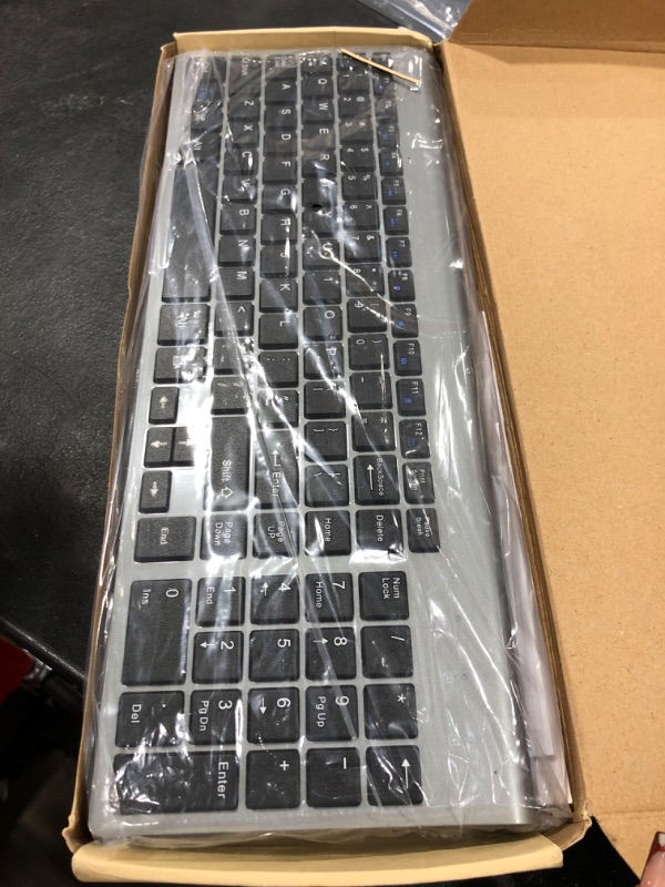 Photo 1 of wirless keyboard and mouse combo 