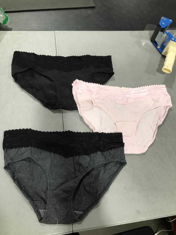 Photo 1 of 3pk of underwear XL