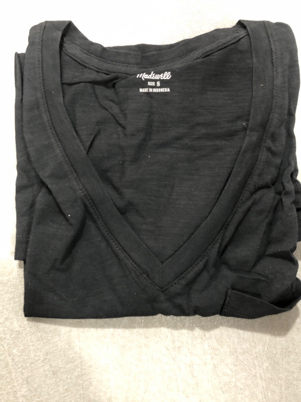 Photo 2 of [Size S] Madewell Women's Whisper Cotton V-Neck Tee - True Black