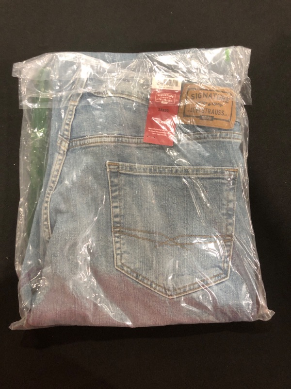 Photo 2 of [Size  33W x 30L ] Signature by Levi Strauss & Co. Gold Label Men's Relaxed Fit Flex Jeans Titan-waterless