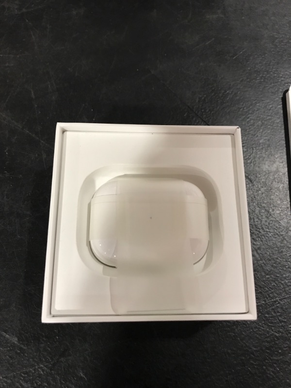 Photo 1 of AirPods Pro (2nd generation)