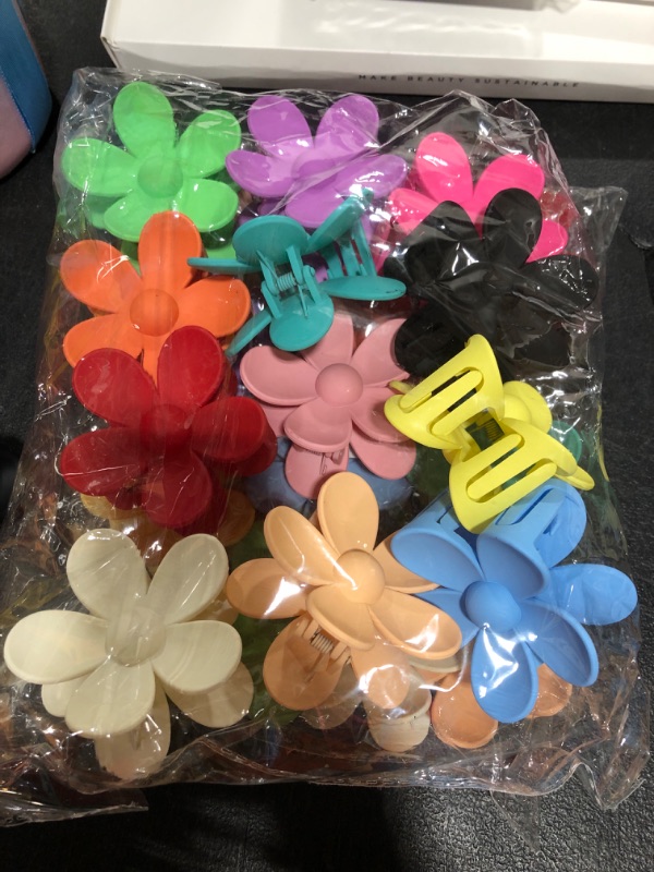 Photo 2 of 12 Pieces Flower Claw Clips Large Hair Jaw Clips for Women Girls Thick Hair 12 Colors Matte Big Hair Claw Clips Non Slip Strong Hold Hair Catch Clamps Barrettes Headwear Accessories for Thin Hair
