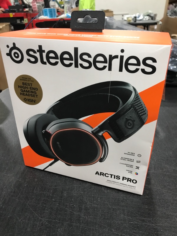 Photo 3 of SteelSeries Arctis Pro High Resolution PC Gaming Headset (Black)
