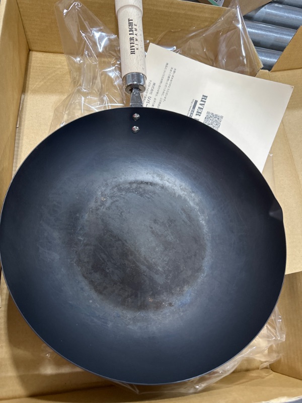Photo 2 of ??????(Riverlight) River Light Iron Frying Pan, Kyoku, Japan, 11.8 inches (30 cm), Induction Compatible, Wok, Made in Japan 30cm Single Item fried pot