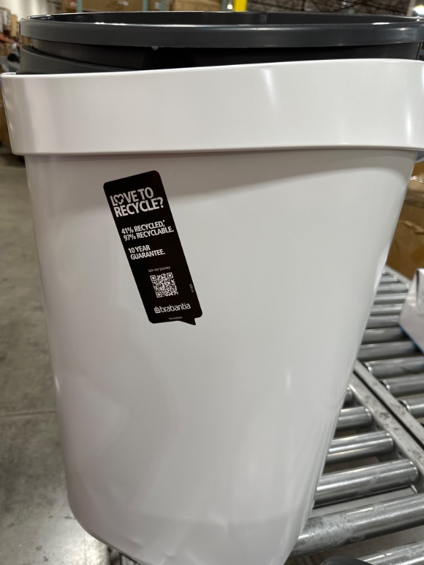 Photo 2 of 10.6 Gal. (40L) White Touch Top Trash Can
