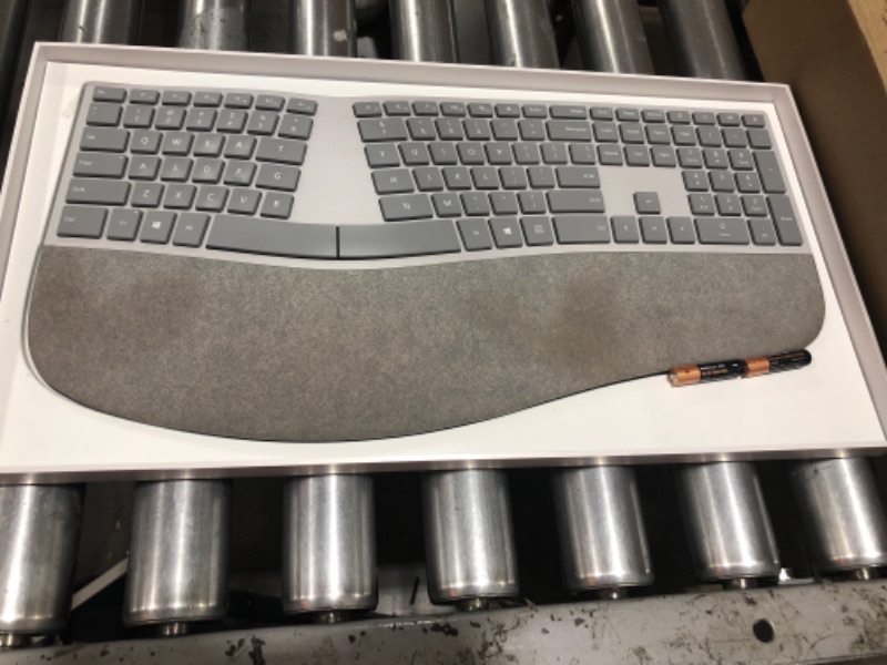 Photo 2 of Microsoft Surface Ergonomic Kybrd SC Bluetooth English US Hdwr Gray