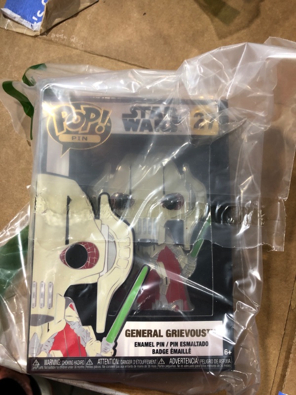 Photo 2 of Funko Pop! Pins: Star Wars - General Grievous, Glow in the Dark, Chance of Chase