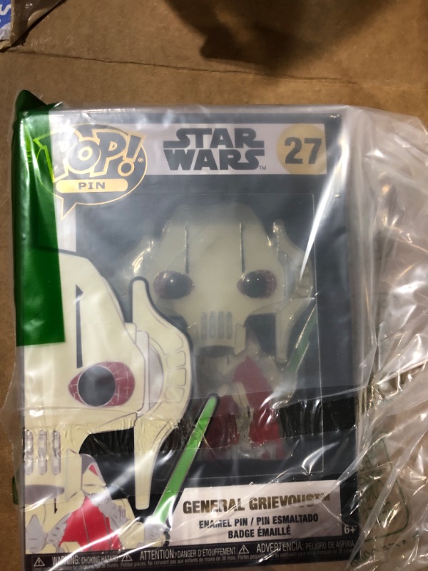 Photo 2 of Funko Pop! Pins: Star Wars - General Grievous, Glow in the Dark, Chance of Chase