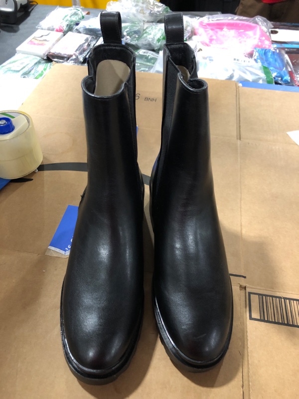 Photo 2 of Amazon Essentials Women's Chunky Sole Chelsea Boot 10 Wide Black
SIZE 10W