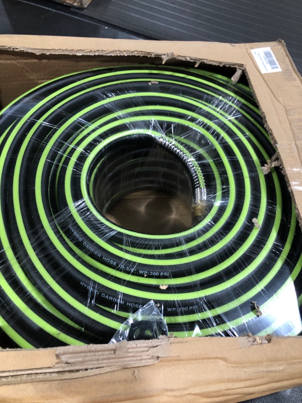 Photo 2 of 200 ft Hybrid Garden Hose–No Kink,Heavy Duty,Long Lightweigh Flexible,Leakproof RV Water Hose–5/8 in ID,3/4"Solid Brass Connectors-Rubber Car Hoses Pipe for Outdoor Watering,600 Burst PSI 200ft black-green