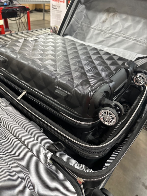 Photo 1 of Kenneth Cole Reaction Diamond Tower Collection Lightweight Hardside Expandable 8-Wheel Spinner Travel Luggage, Black, 3-Piece Set (20", 24", & 28") 3-Piece Set (20") Black