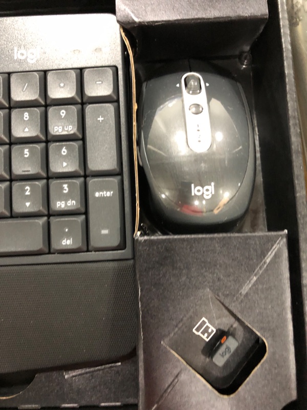 Photo 4 of Logitech MK825 Performance Wireless Keyboard & Mouse Combo
