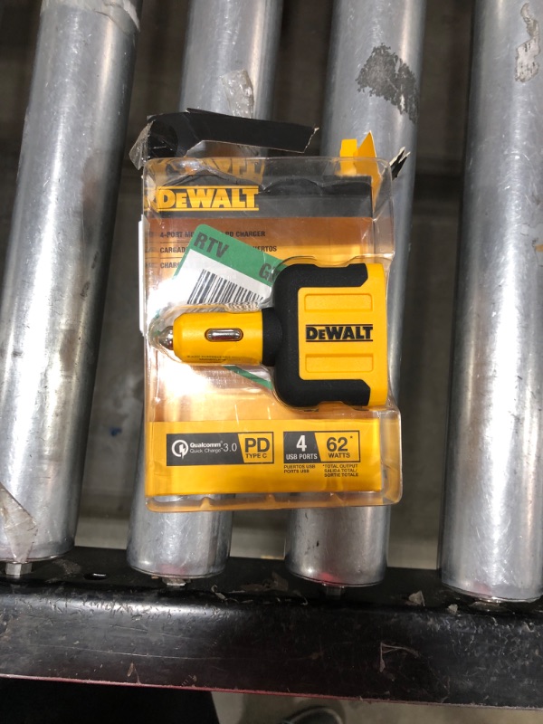 Photo 2 of DeWalt 4-Port Mobile USB PD Charger