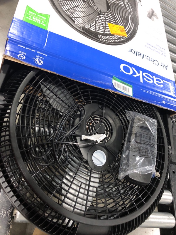 Photo 2 of 20 in. 3-Speed Air Circulator Floor Fan