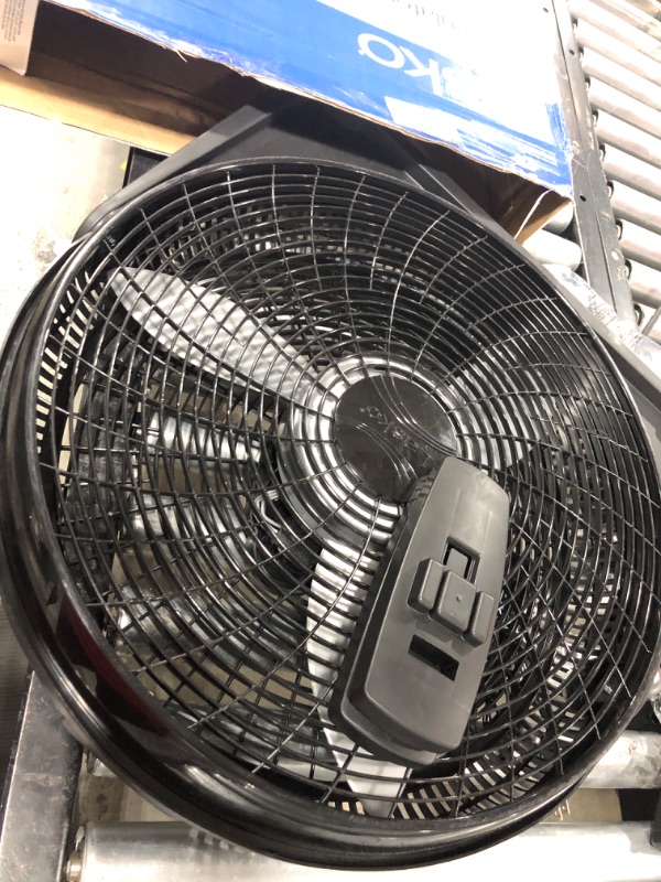 Photo 2 of 20 in. 3-Speed Air Circulator Floor Fan