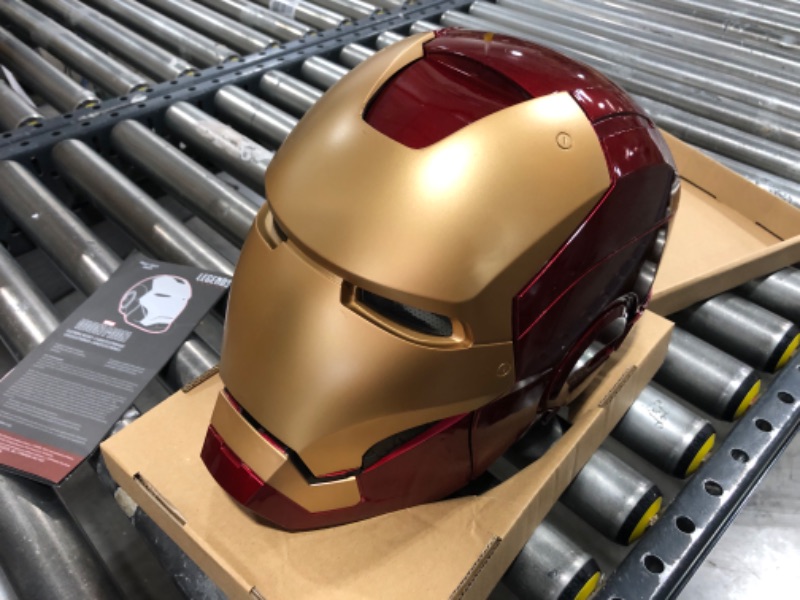 Photo 2 of Avengers Marvel Legends Iron Man Electronic Helmet 