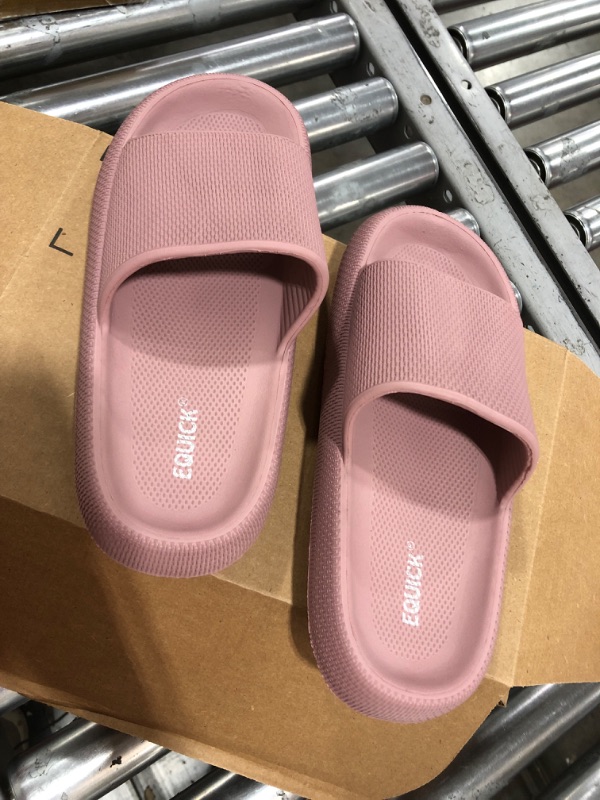 Photo 2 of  Women's Foam Sandals 8.5