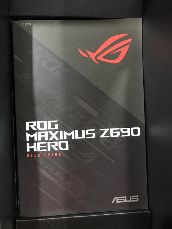 Photo 8 of ASUS ROG Maximus Z690 Hero WiFi 6E LGA 1700(Intel 12th Gen) ATX Gaming Motherboard(PCIe 5.0,DDR5,20+1power Stages,2.5Gb LAN,2xThunderbolt 4,5xM.2,Front USB 3.2 Gen 2x2 Type-C,PCIe 5.0 Hyper M.2 Card)
