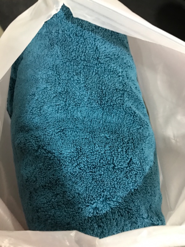 Photo 2 of 900 GSM 100% Egyptian Cotton Towel,Oversized Bath Towels-Heavy Weight & Absorbent-top Luxury Bath Towels at a Seven-Star Hotel in Dubai,28x60 inches,2-Piece,(Blue)