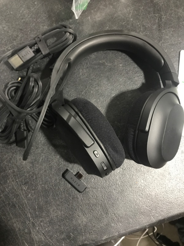 Photo 3 of Razer Barracuda X Wireless Multi-Platform Gaming and Mobile Headset (2021 Model): 250g Ergonomic Design - Detachable HyperClear Mic - 20 Hr Battery - Compatible w/PC, PS5, Switch, & Android - Black Classic Black Headset