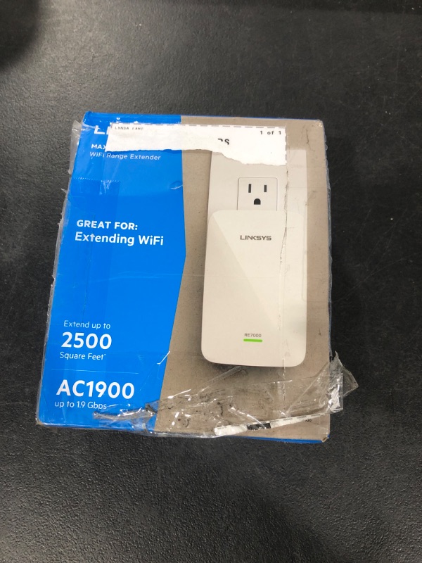 Photo 3 of Linksys WiFi Extender, WiFi 5 Range Booster, Dual-Band Booster, 2,500 Sq. ft Coverage, Speeds up to (AC1900) 1.9Gbps - RE7000 Wifi 5 RE7000 - 2,500 Sq. ft - 1.9 Gbps