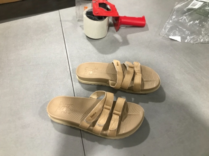 Photo 1 of Kuailu Slip-On Sandals 