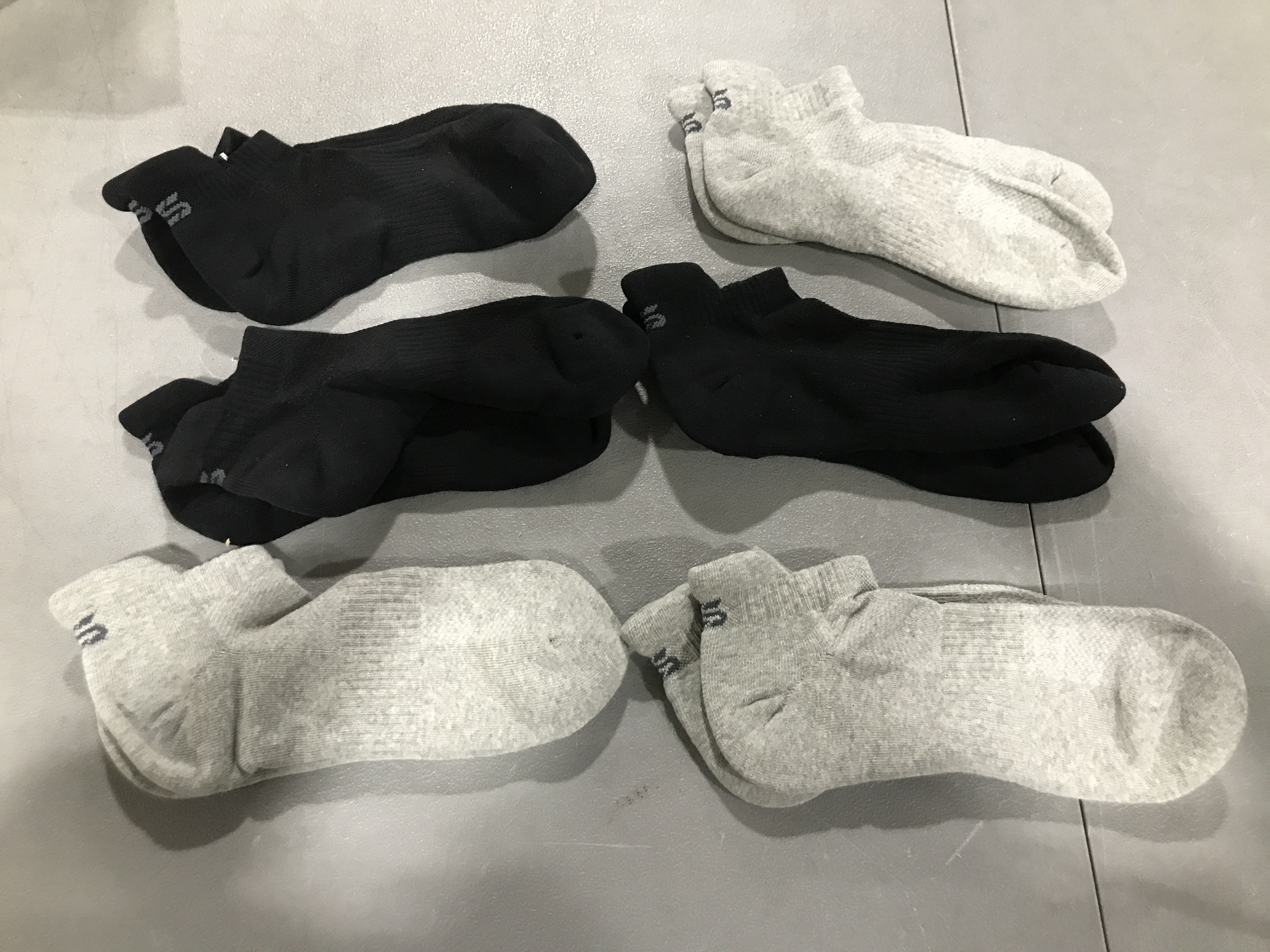 Photo 2 of CelerSport Ankle Athletic Running Socks Low Cut Sports Tab Socks for Men and Women (6 Pairs) Black&grey Large