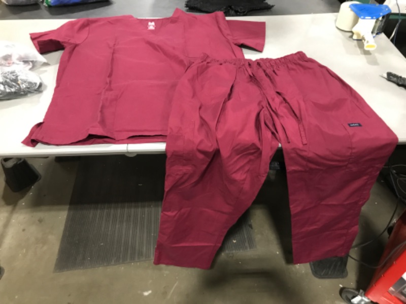 Photo 1 of Dagacci Scrubs Medical Uniform Women and Man Scrubs Set Medical Scrubs Top and Pants X-Large Burgundy