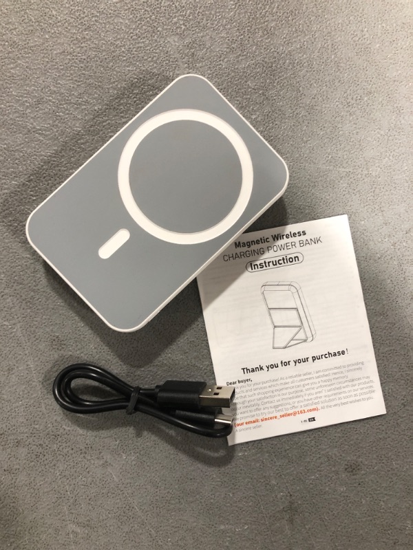 Photo 2 of Magnetic Wireless Power Bank, 12000mAh Portable Charger Power Bank Mag-Safe 15W(Wireless Charger)/22.5W(USB)/PD20W(Type-C) Fast Charging, Magnetic is only Compatible with iphone12~14 Series(White)